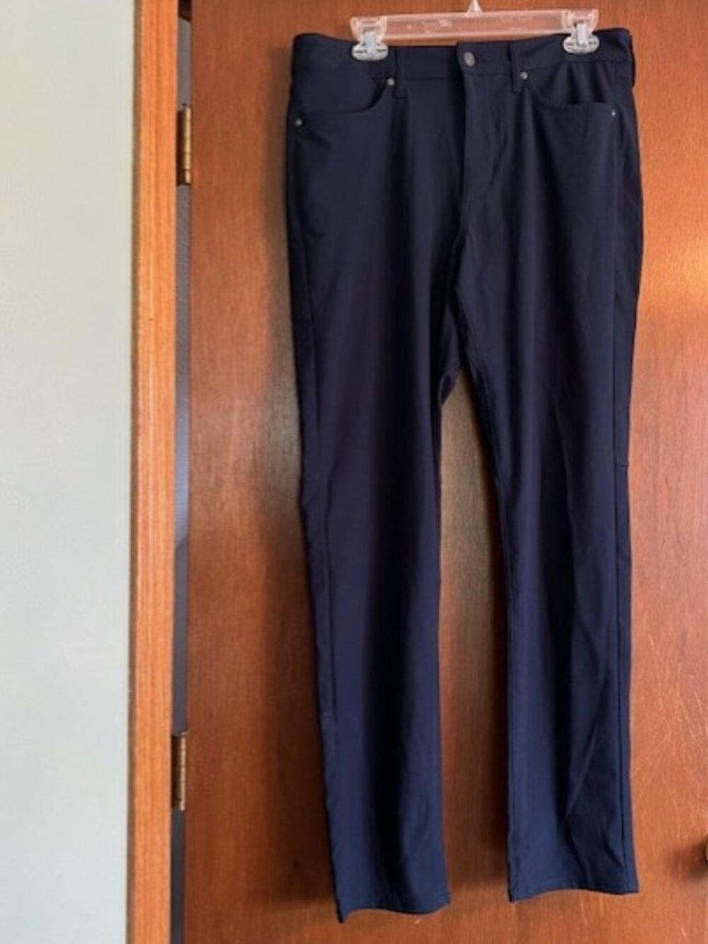 NWT American Eagle Outfitter Jeans size 32/34 Airflex + Active Slim
